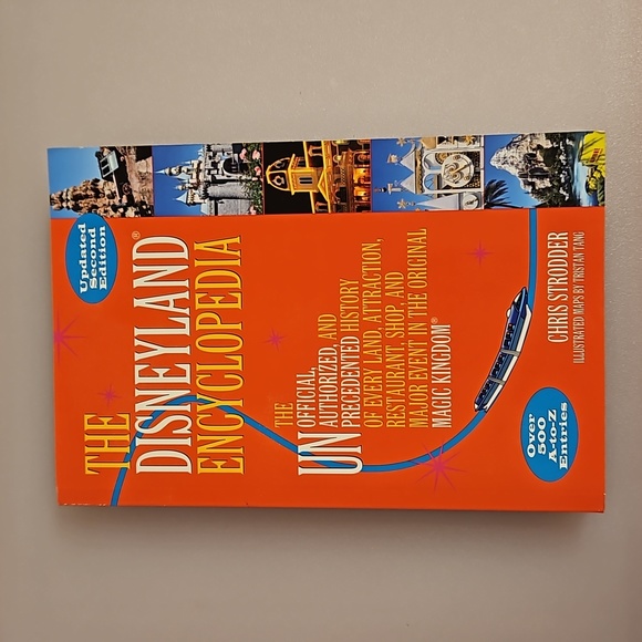 3 Disneyland Guides Collectible no markings 2009 2012 2017 Companion guide - Picture 5 of 14